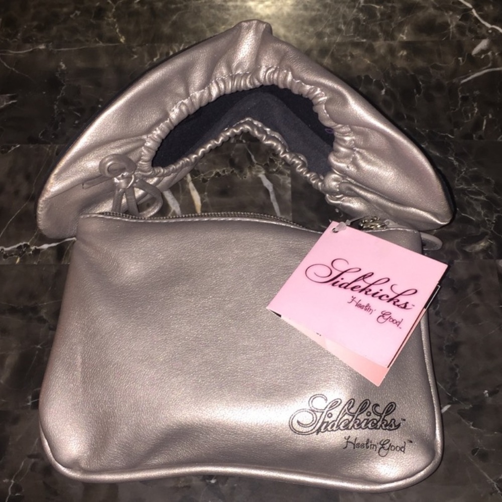 Sidekick Slippers with a Wristlet - NWT - Picture 6 of 7